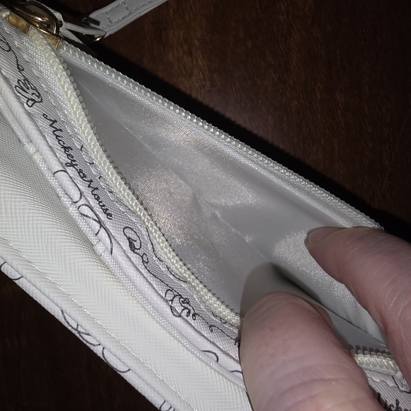 Disney Classic Mickey Mouse Sketch & Signature Tech Wallet - Picture 4 of 6